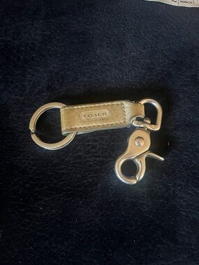 Coach Leather Tag Logo Trigger Snap Bag Charm Tan & Silver Valet Key Ring Fob